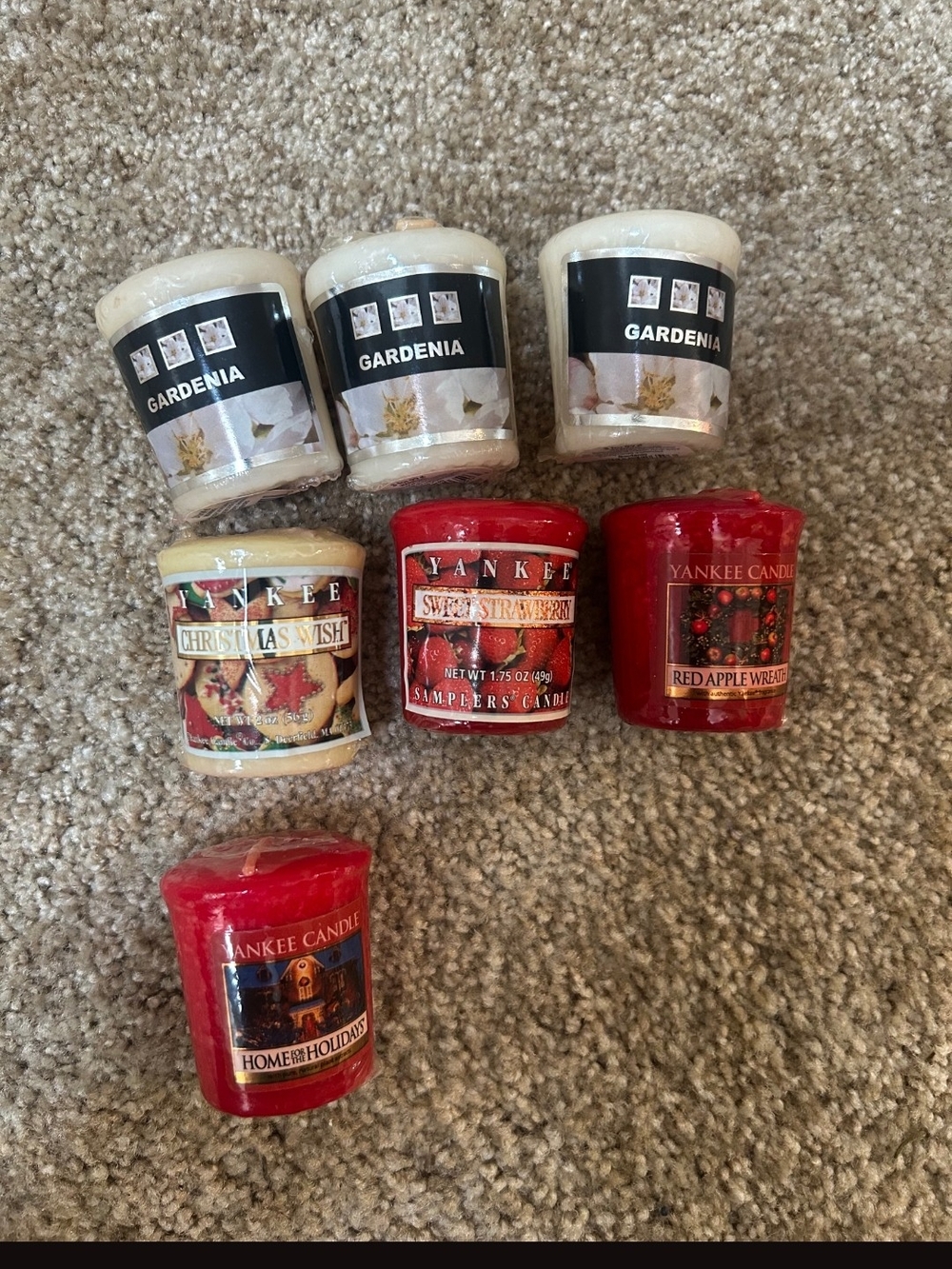Yankee Candle Votive Set in Red and Cream